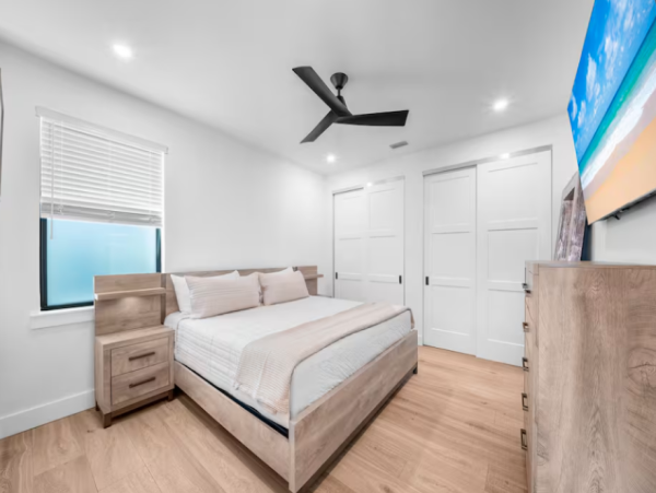 Luxury retreat in Naples - 4-Bedroom Home with Private Pool